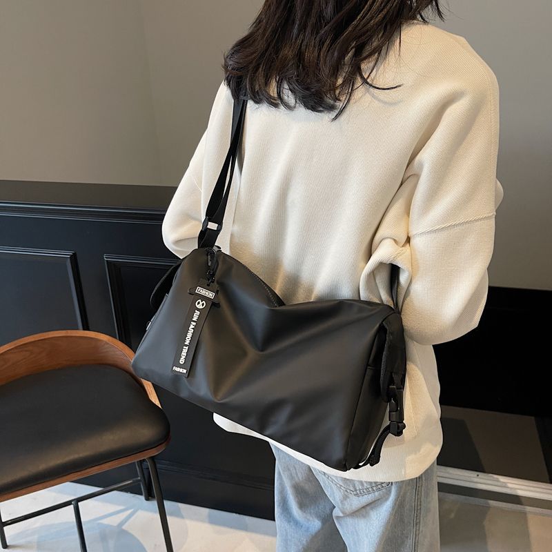 Sleek Multi-Functional Shoulder Bag Kalsten