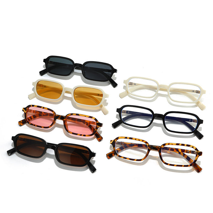 Chic Flat Lens Sunglasses with Decorative Metal Details Kalsten