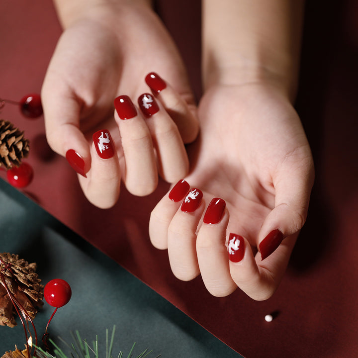 Elegant artificial nails with golden accents and floral design Kalsten