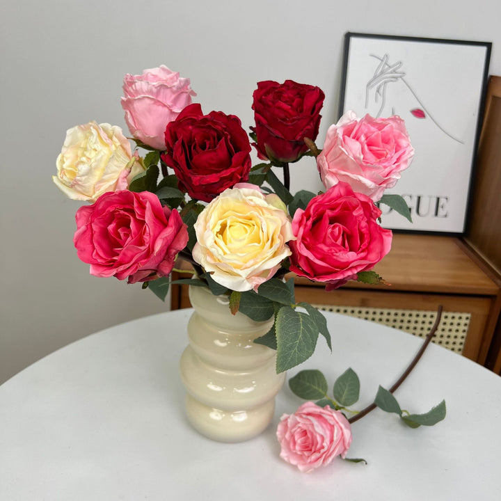 Natural Looking Floral Decor