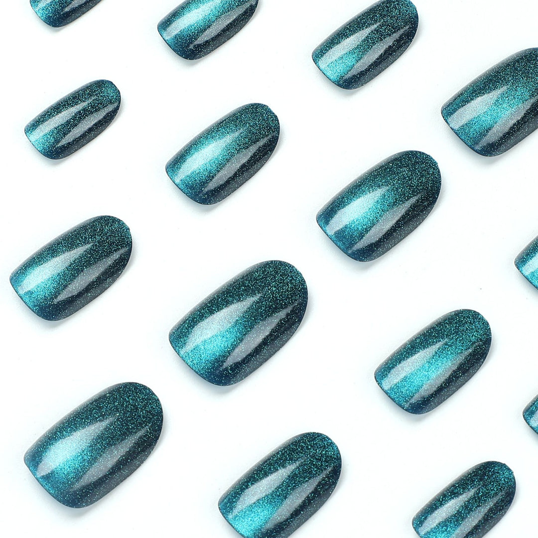 Artful Gel Nails with Shimmering Gradient Kalsten