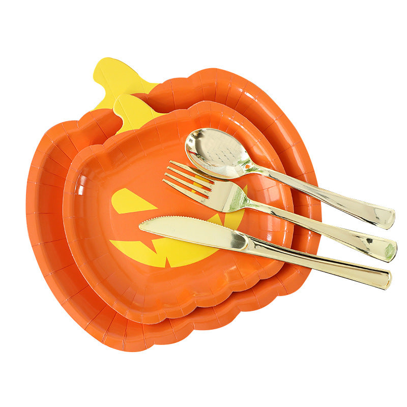Pumpkin-shaped paper plate for Thanksgiving
