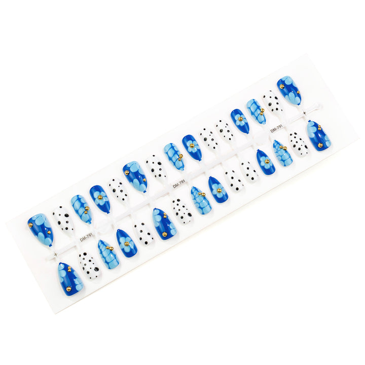 Artistic Press-On Nail Set with Geometric Patterns