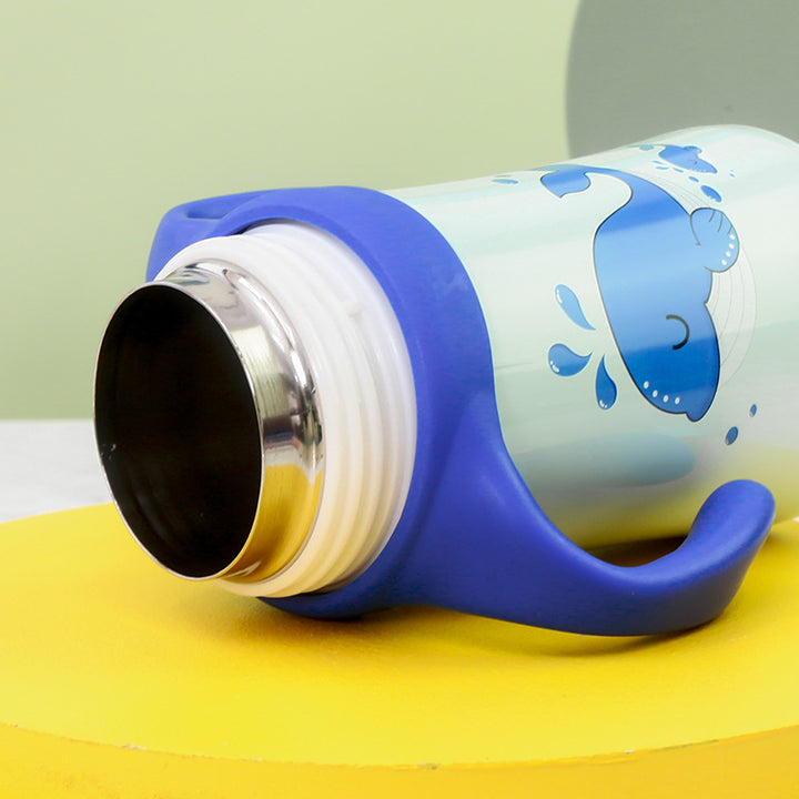 Child-friendly drinking bottle with adorable pig design Kalsten
