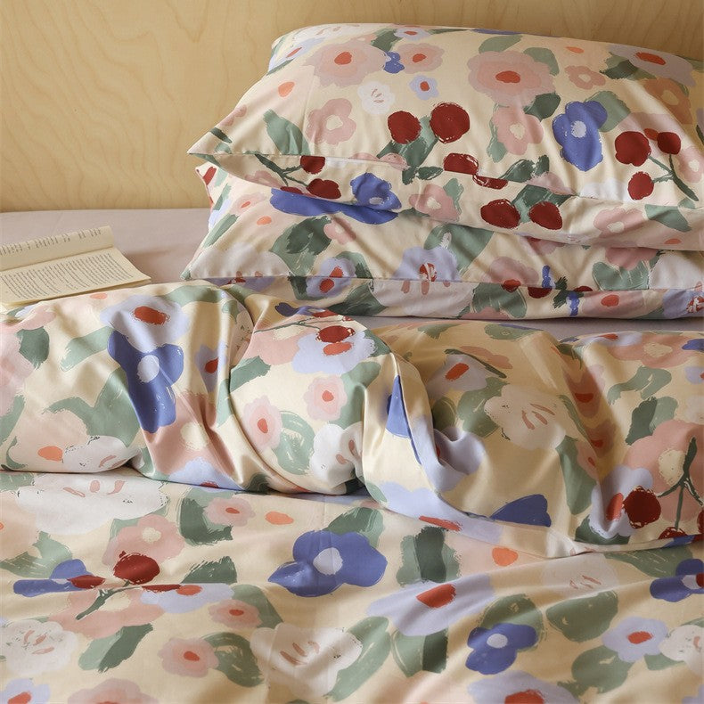 Cotton satin bedding set with fine check pattern and floral motifs