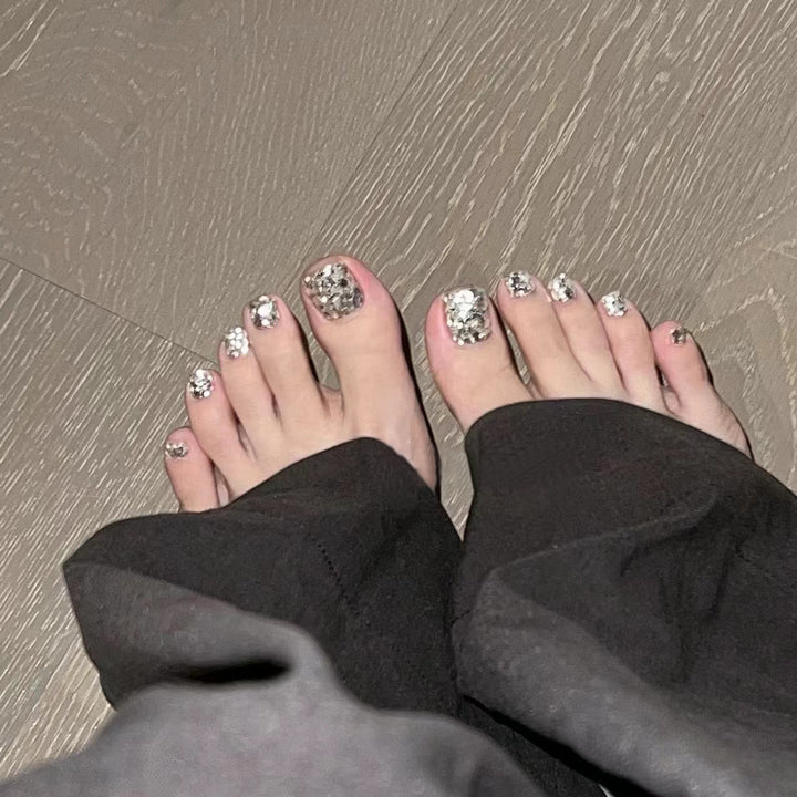 Glittering Press-On Nail Art Set