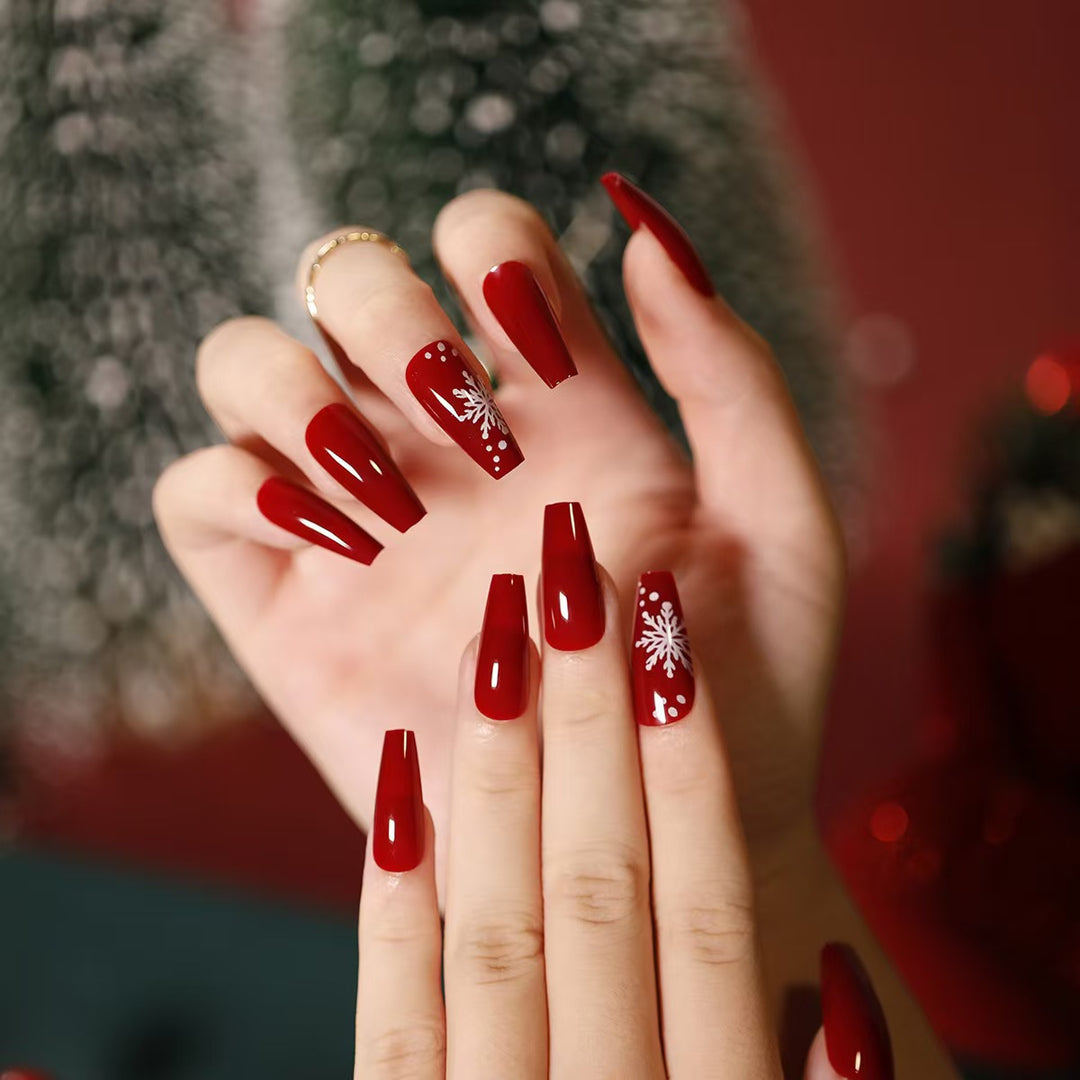 Elegant Christmas-Themed Press-On Nail Art Kalsten