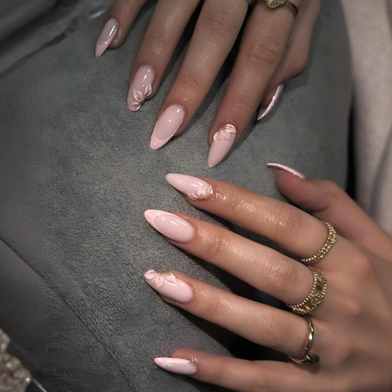 Artificial nail set with delicate flower embellishments and elegant shine Kalsten