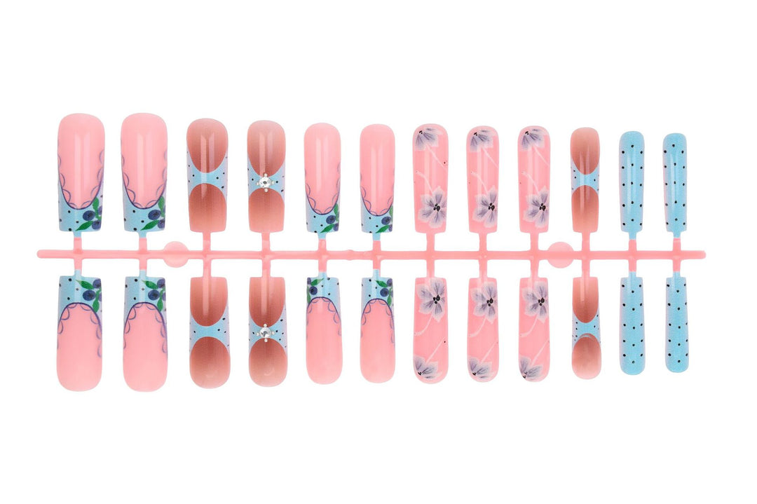 Artificial nail set with floral designs Kalsten
