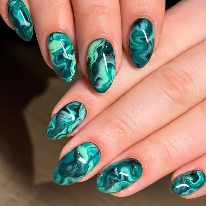 Artificial Nails in Modern Marble Effect Kalsten