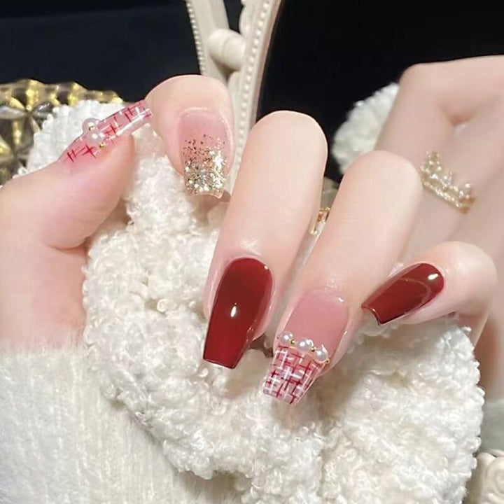 Artistic Nail Extensions with Flower Design Kalsten