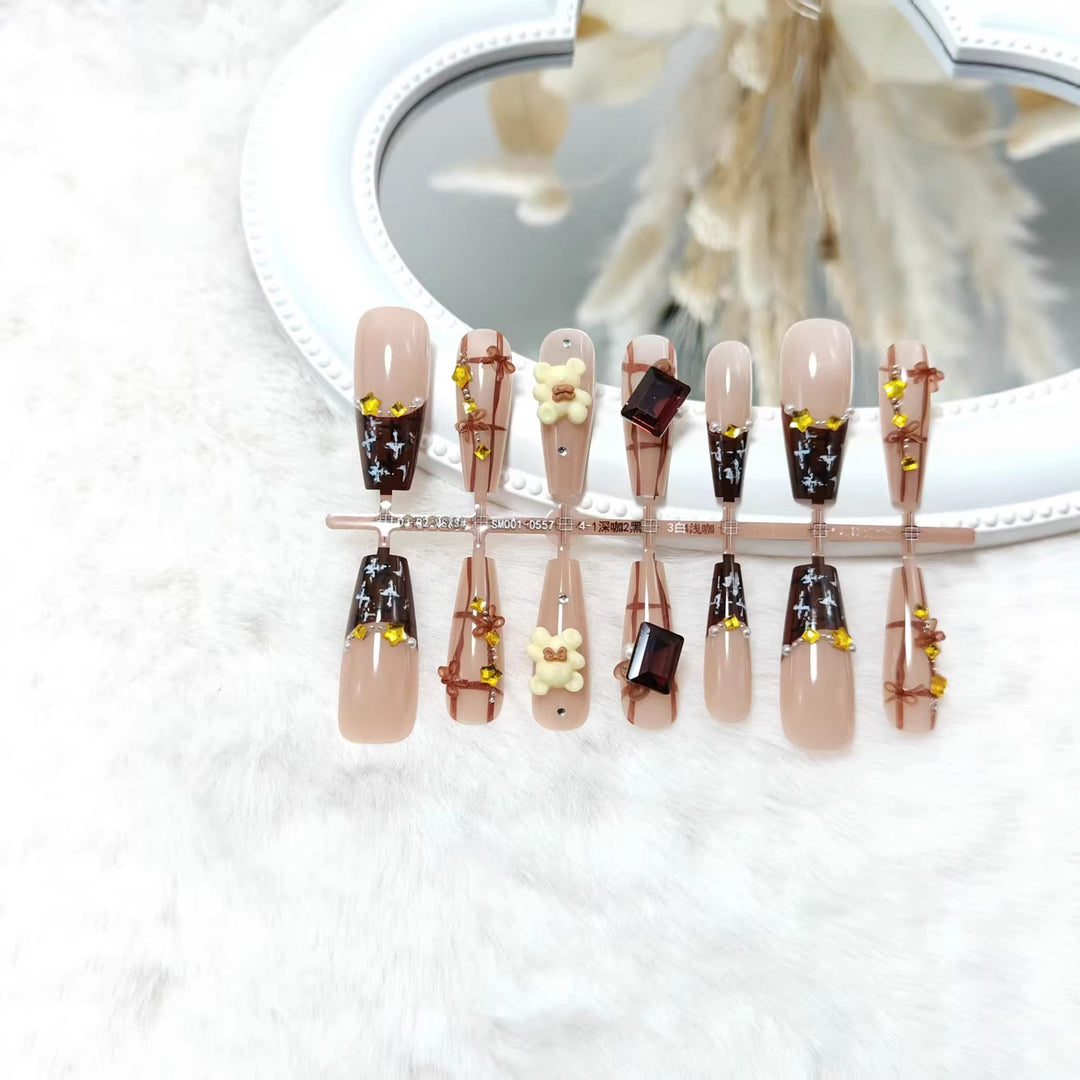 Artificial nails with living bear and gemstone accent Kalsten