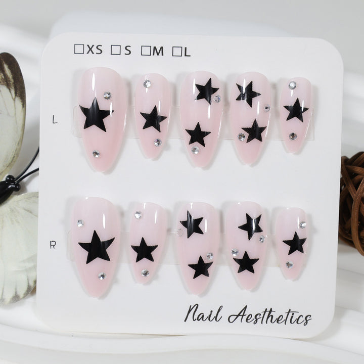 Nail art set with playful star designs Kalsten