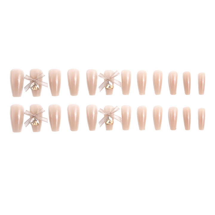 Artificial nail set with elegant 3D patterns and delicate accents Kalsten