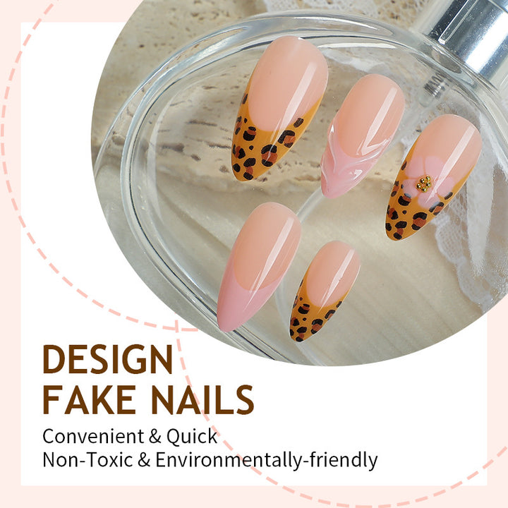 Nail set with trendy leopard design and elegant accents Kalsten