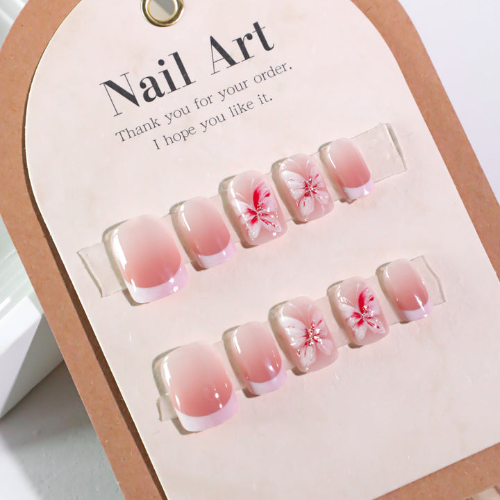Stylish nail art with floral accents Kalsten