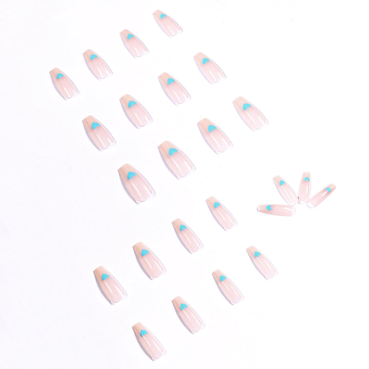 Artful nail art with heart motifs Kalsten
