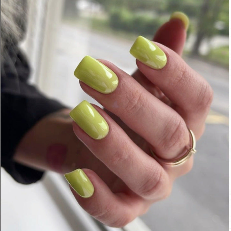 Glossy Press-On Nail Set with Almond Shape Kalsten