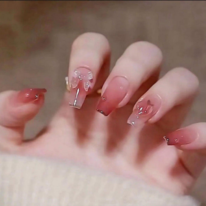 Elegant and Shiny Nail Art Kalsten