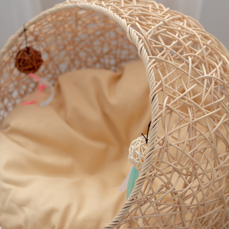 Cozy cat bed made of handwoven natural material Kalsten