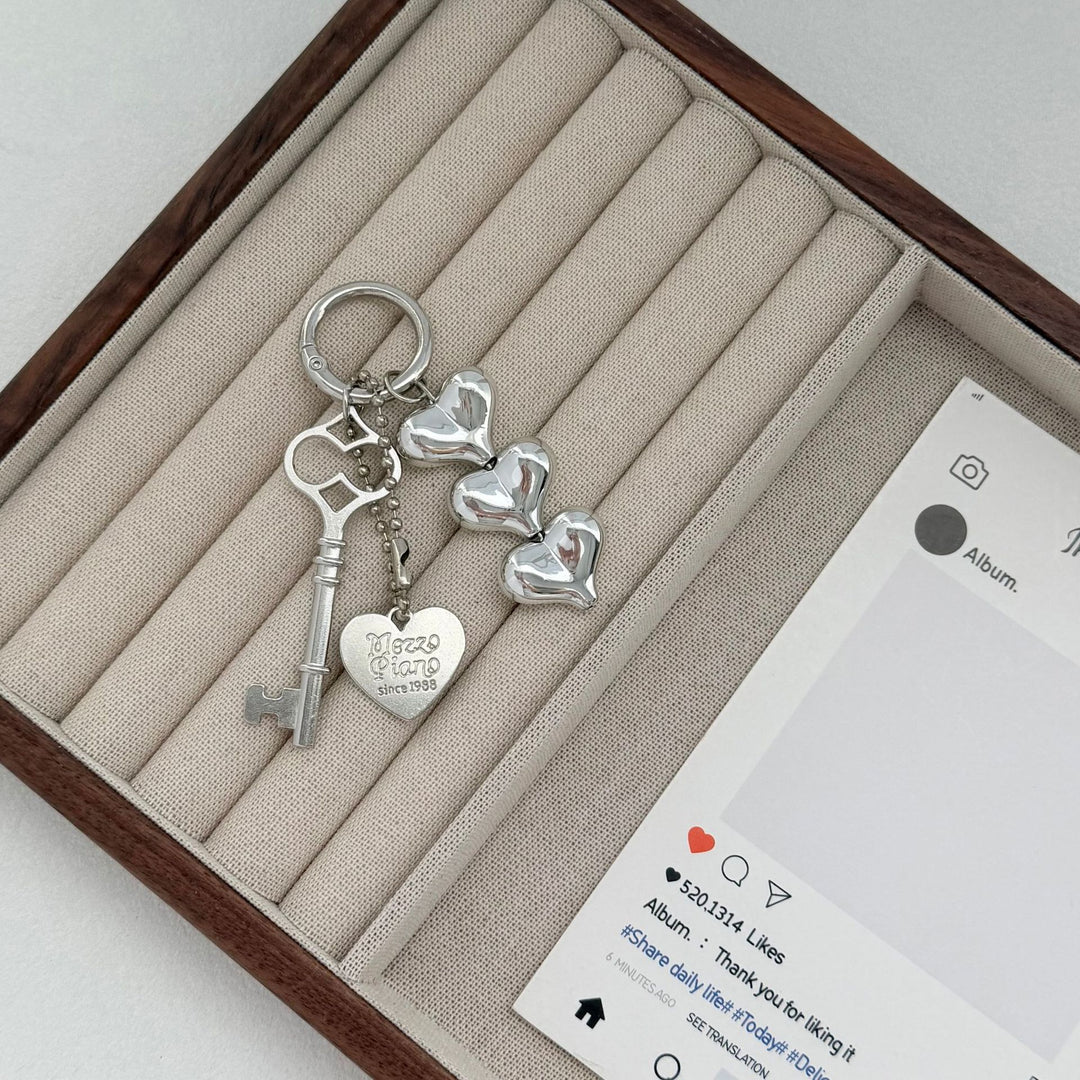 Artistic Heart-Shaped Keychain Kalsten