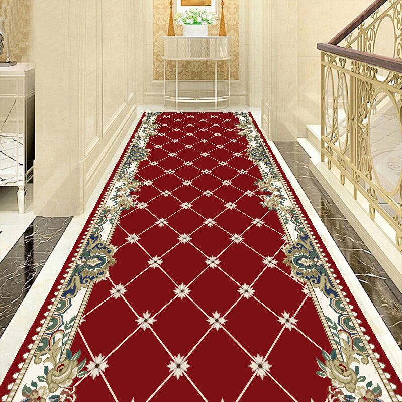 Elegant Vintage Flower Pattern Runner