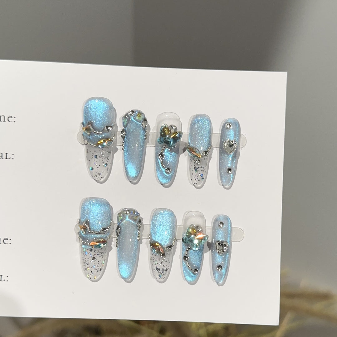 Glamorous Press-On Nail Set with Sparkling Accents