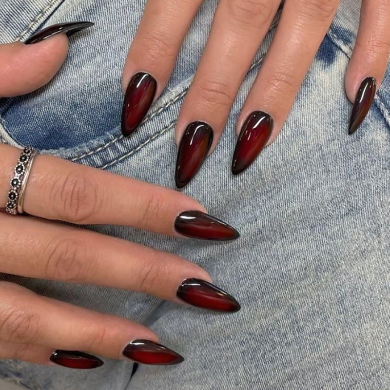 Artful stiletto nails with ombre effect Kalsten