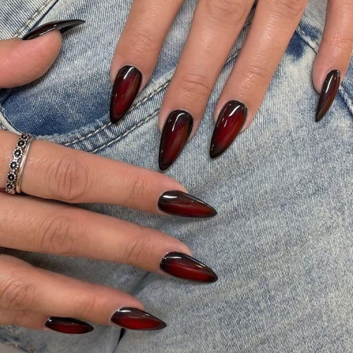 Artful stiletto nails with ombre effect Kalsten