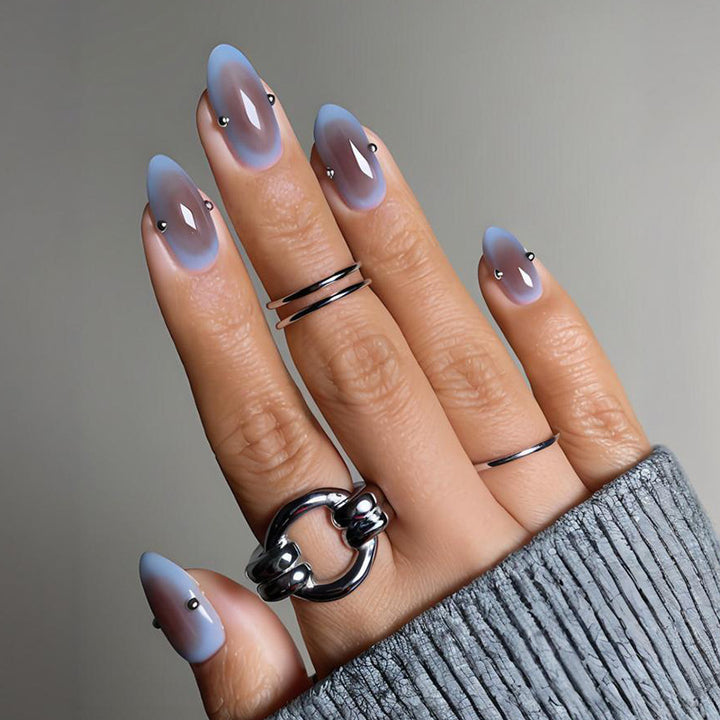 Artificial nail set with elegant gradient and decorative accents Kalsten