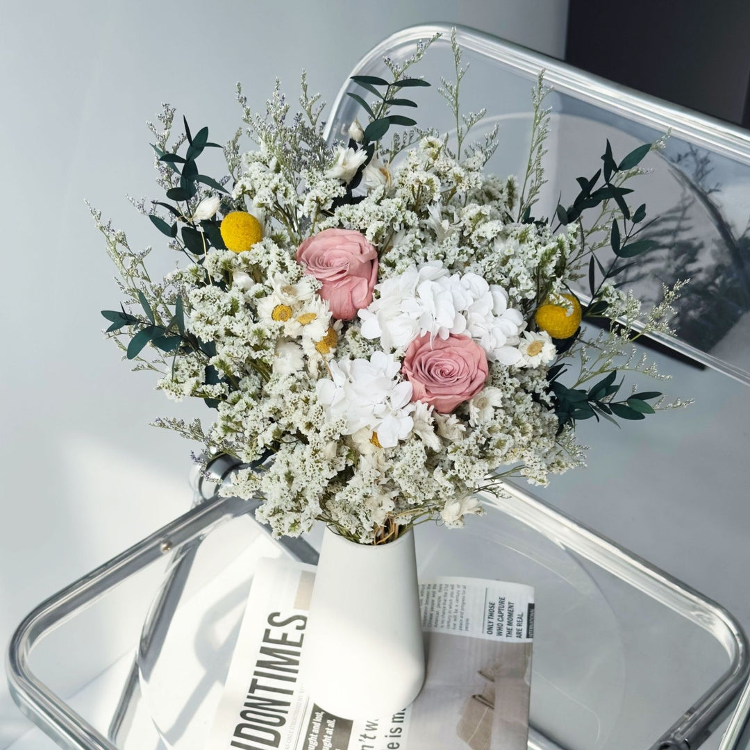 Elegant Dried Flower Bouquet