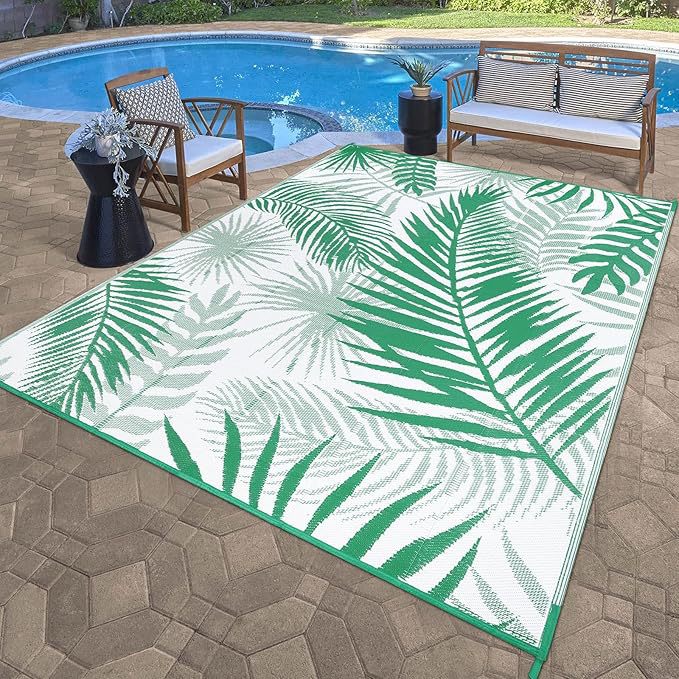 Tropical inspired indoor-outdoor rug