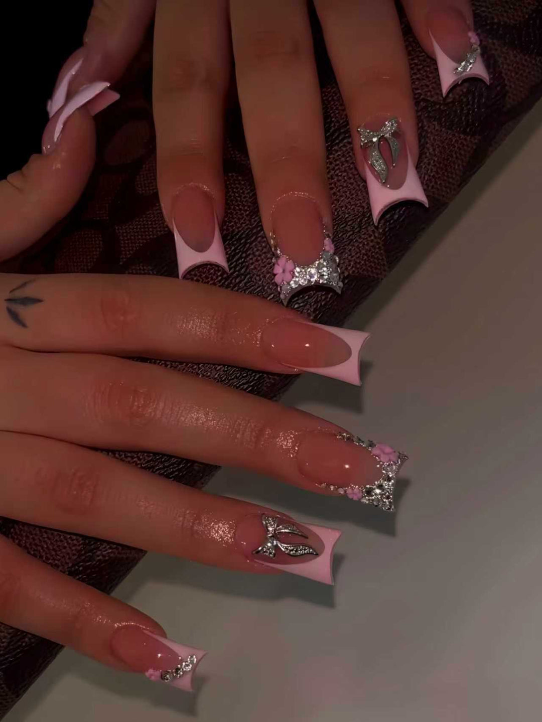 Glamorous Nail Art Extensions Kalsten
