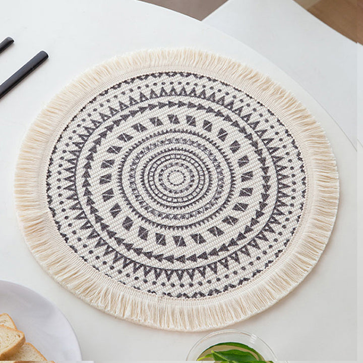 Round woven placemat with fringes and mandala jacquard structure Kalsten