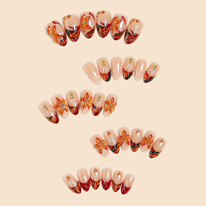Artistic Nail Tips with Floral Details Kalsten