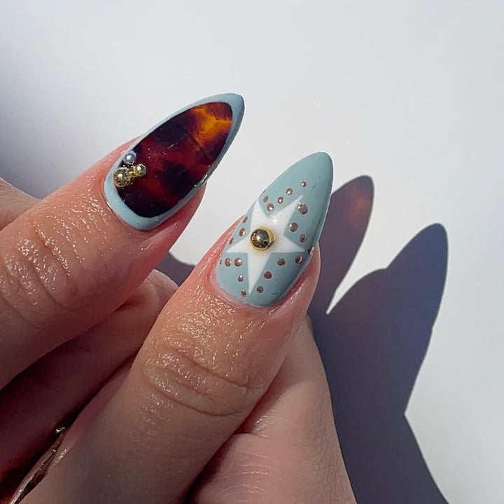 Artistic Press-On Nail Art Set with Unique Gemstone Accents Kalsten