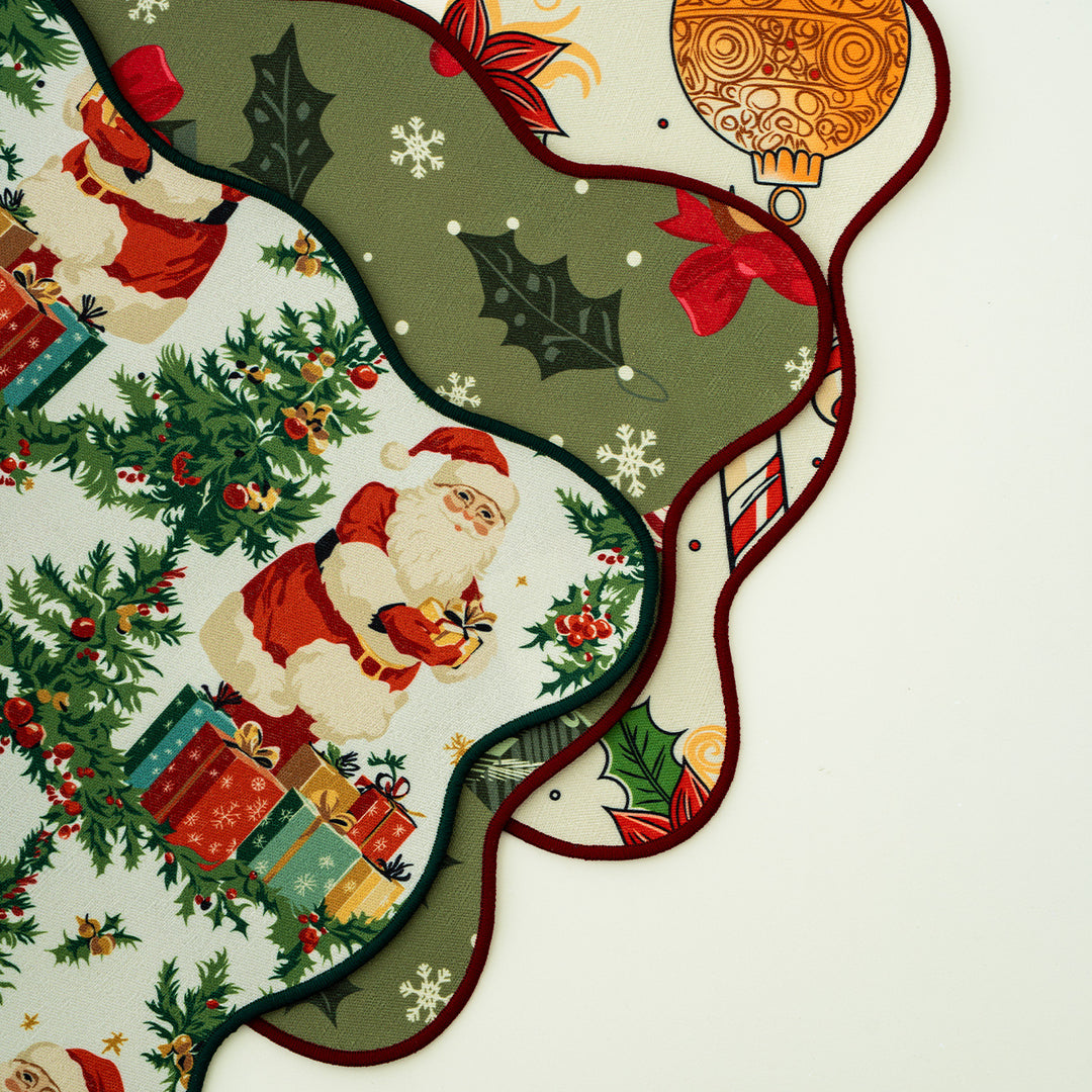 Christmas wipeable placemat with wavy hem and nostalgic Santa motif Kalsten