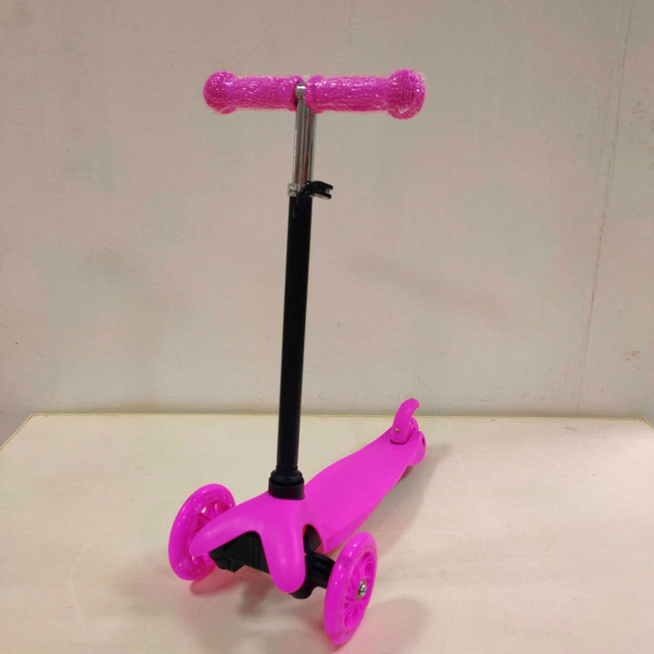 Smooth-Riding Lean-to-Steer Kickboard Scooter Kalsten