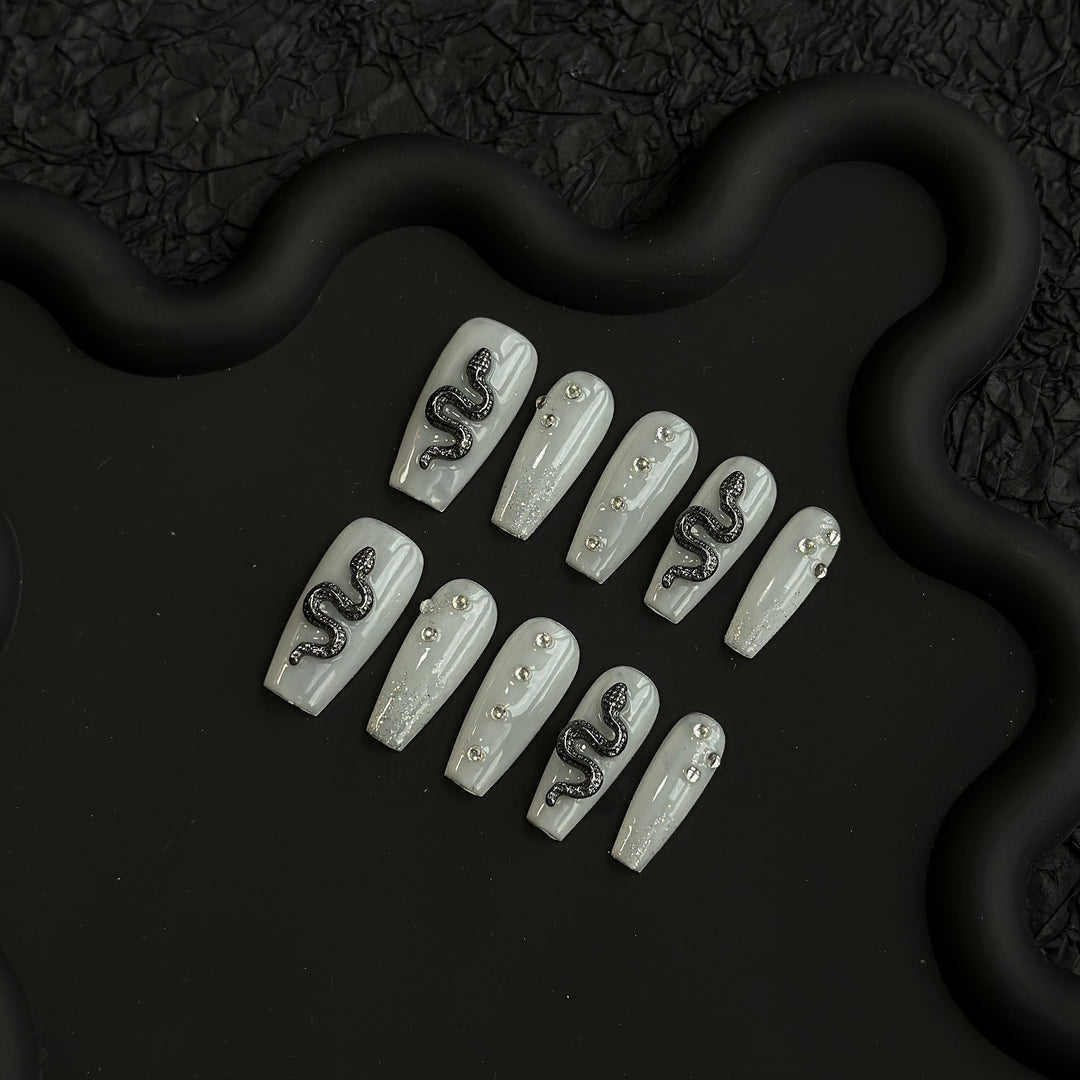 Artistic Snake-Themed Press-On Nails
