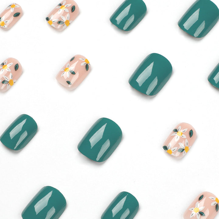 Artful nail art with delicate floral designs Kalsten