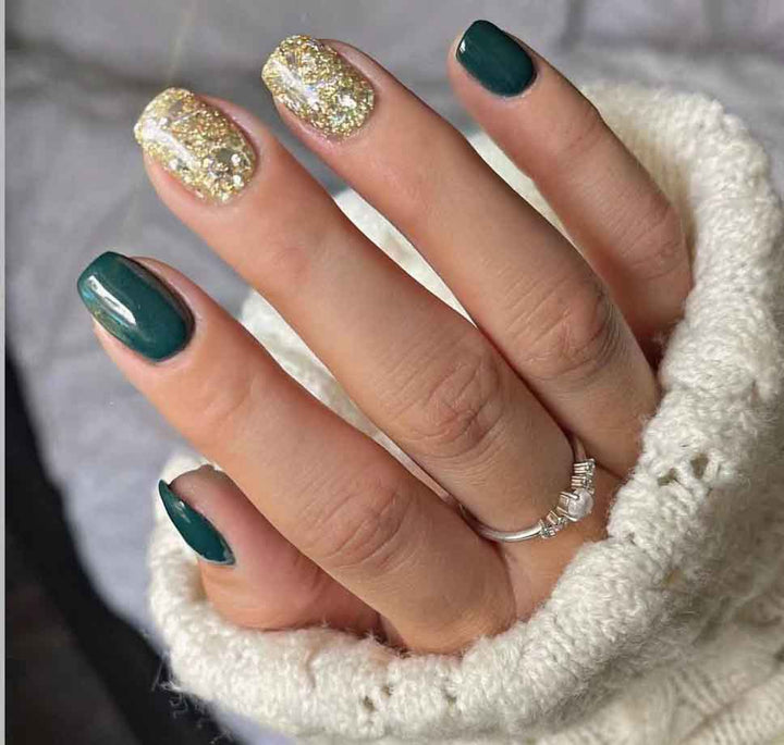 Glittering Press-On Nail Set Kalsten
