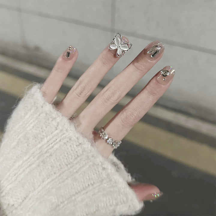 Festive Holiday Themed Press-On Nail Art Kalsten