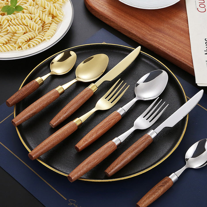 Elegant dessert spoon with ergonomic wooden handle Kalsten