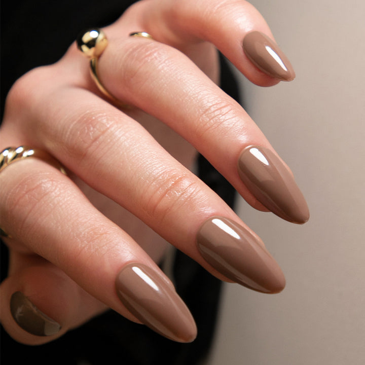 elegant Stiletto nails in high gloss finish Kalsten