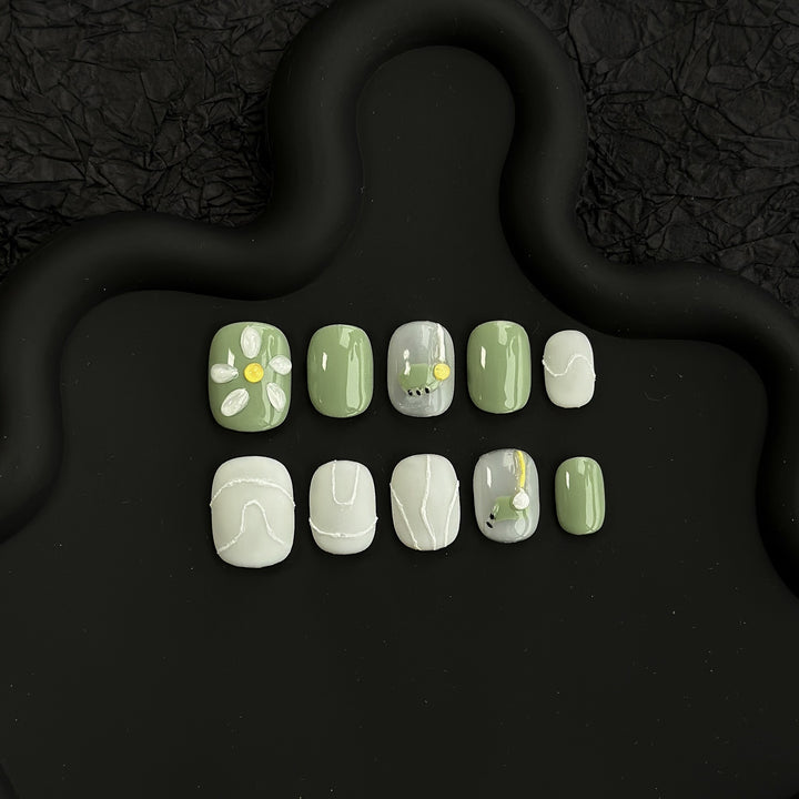 Butterfly-Embellished Press-On Nail Set