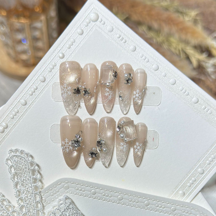 Snowflake-Inspired Stiletto Press-On Nail Set Kalsten