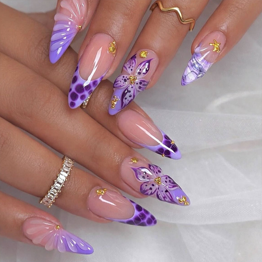 Stylish artificial nails with floral and geometric elements Kalsten