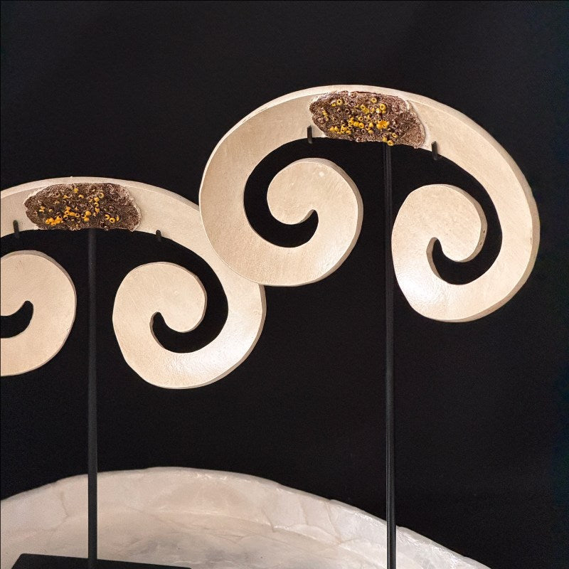 Artistic Decorative Sculpture Stand