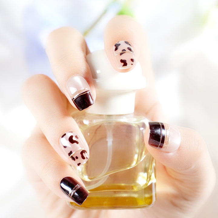 Artistic Press-On Nail Art Set Kalsten