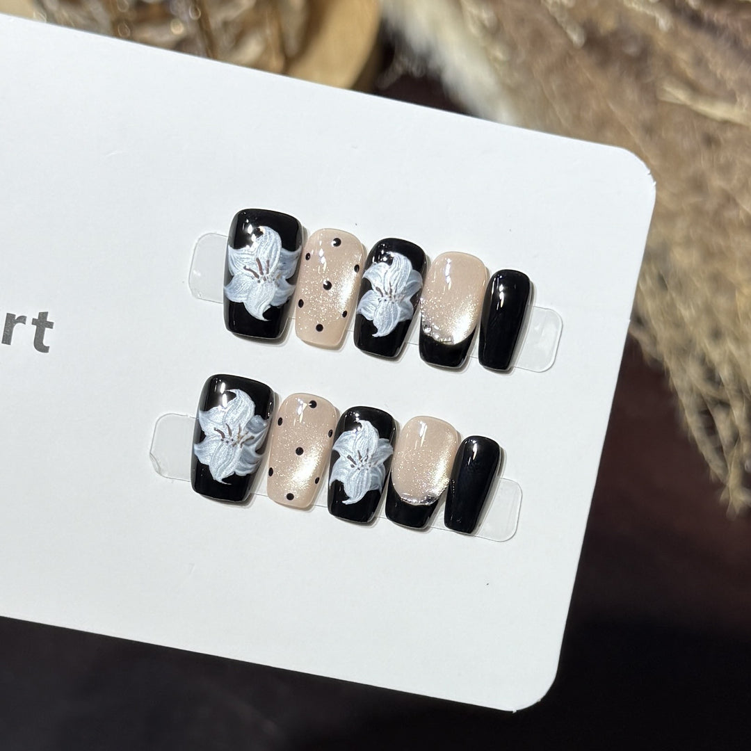 Decorative Floral Press-On Nails Kalsten